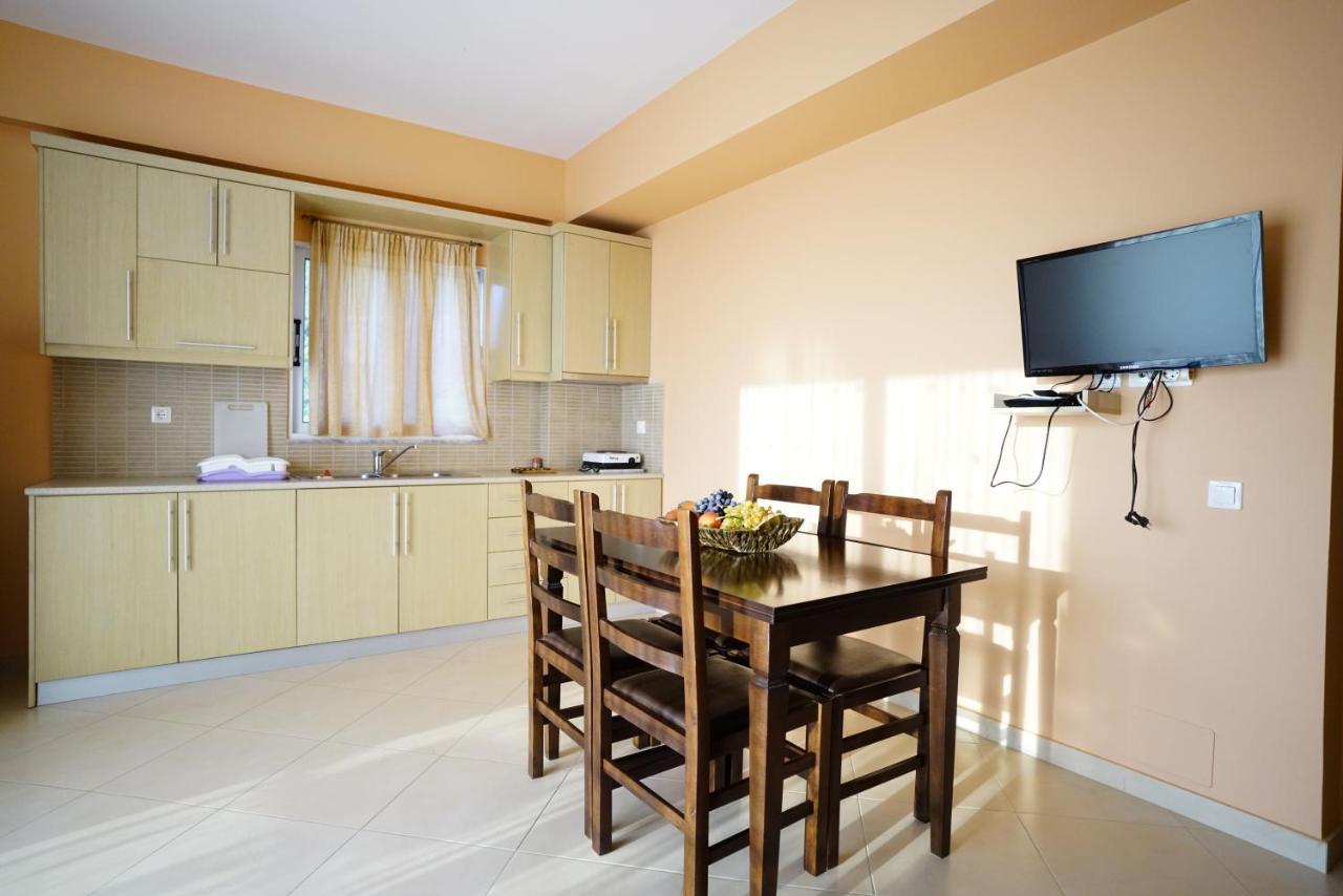 Apartments Vila Emiliano Borsh Εξωτερικό φωτογραφία